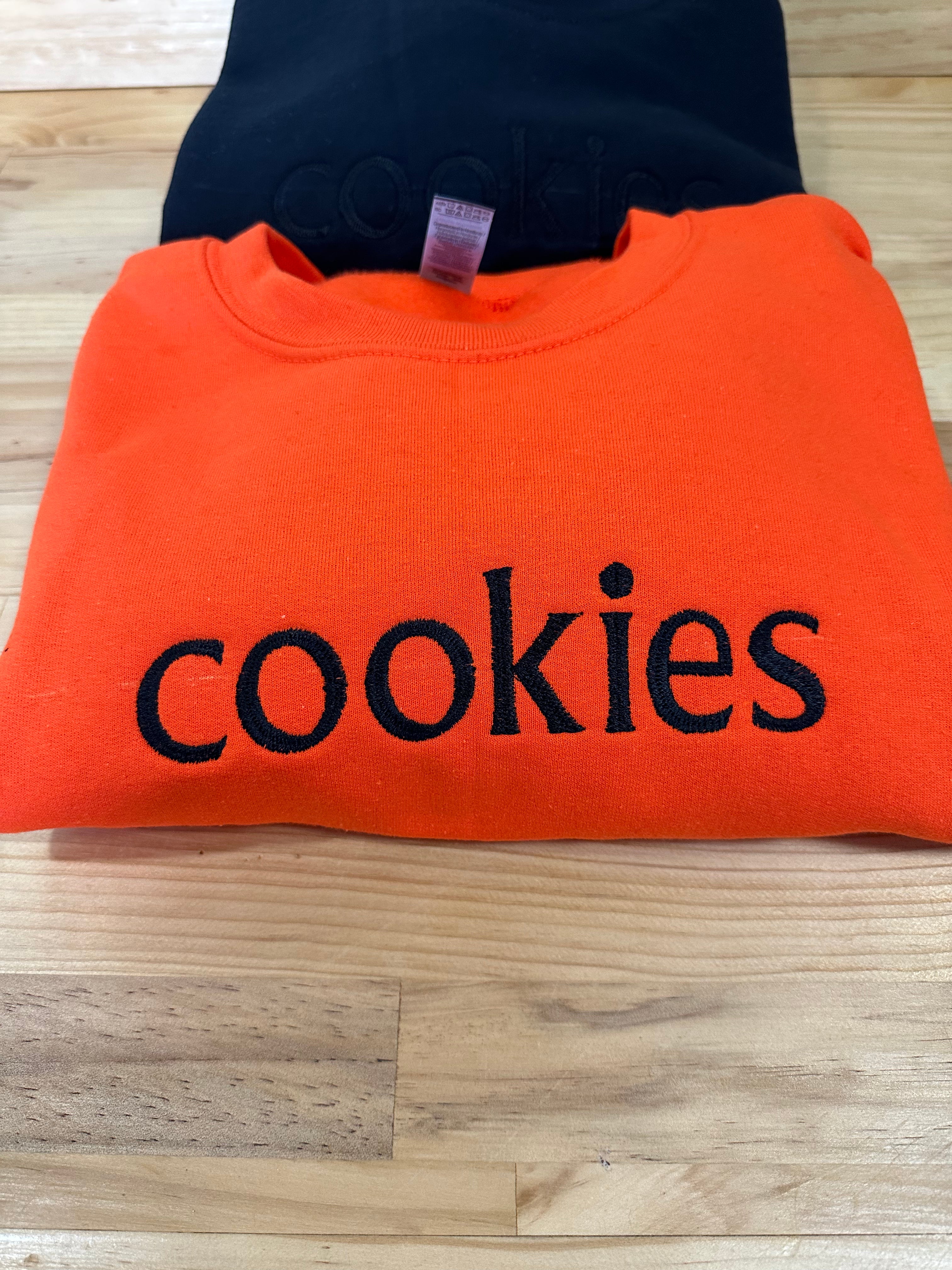 Embroidered "cookies" sweatshirt (orange or black)